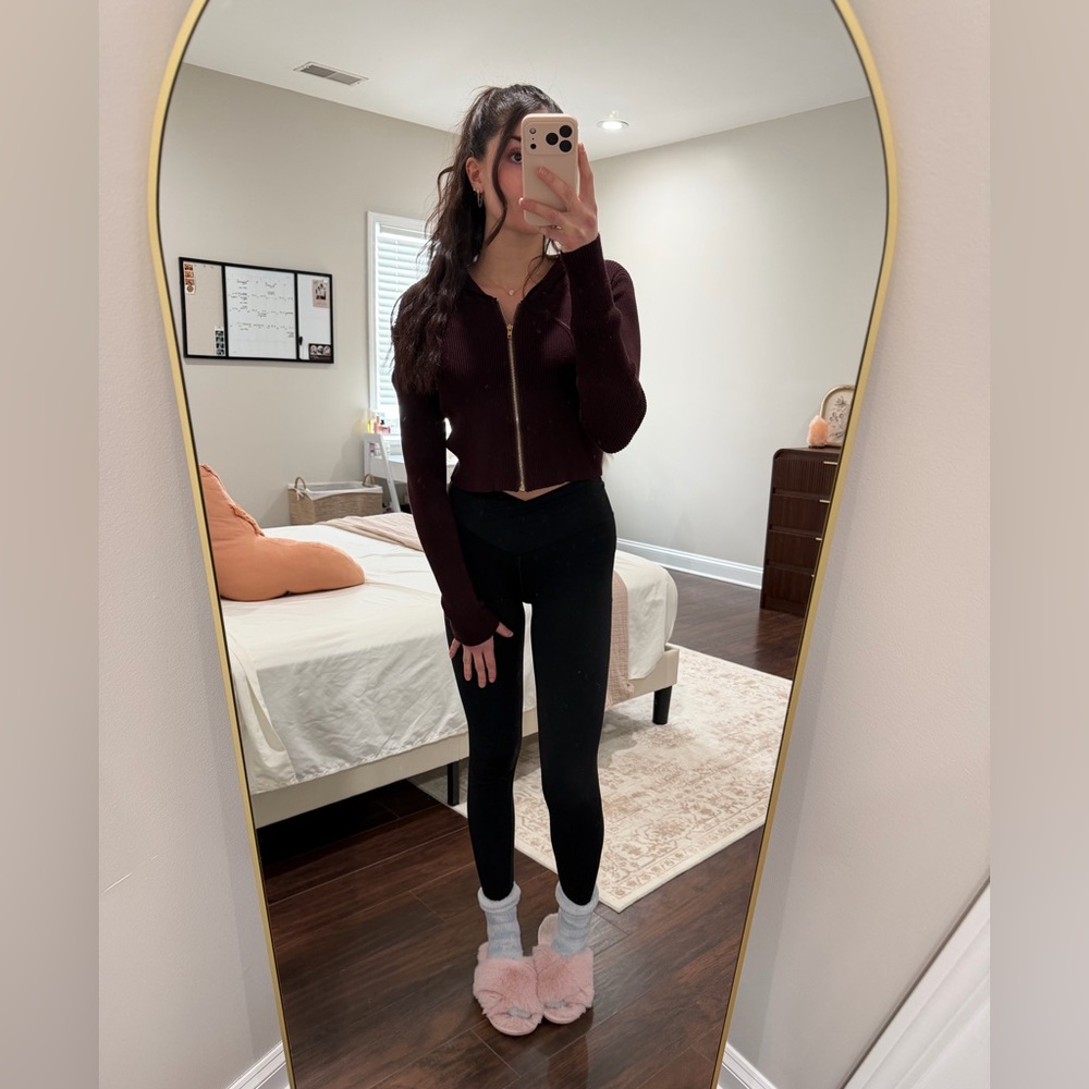 PrettyLittleThing Ribbed Chocolate Zip-Up Cropped Hoodie